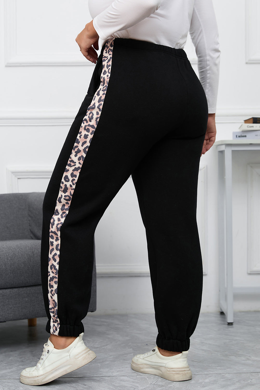 Plus Size Contrast Leopard Joggers