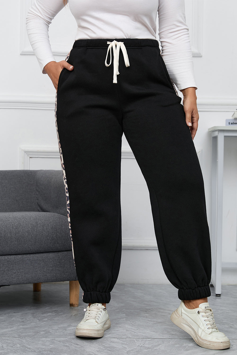 Plus Size Contrast Leopard Joggers